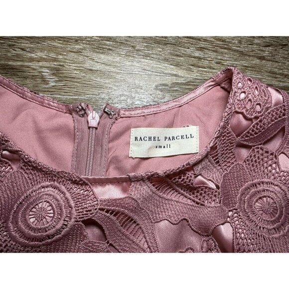 Rachel Parcell Windsor Dress in Mauve Berry Size Small Bell Sleeve Midi Lace - Picture 6 of 11